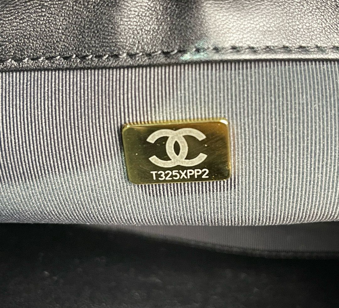 CHANEL MEDIUM FLAP ORIGINAL LEATHER BAG AS3215 Black