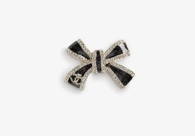 Chanel brooch CE81050