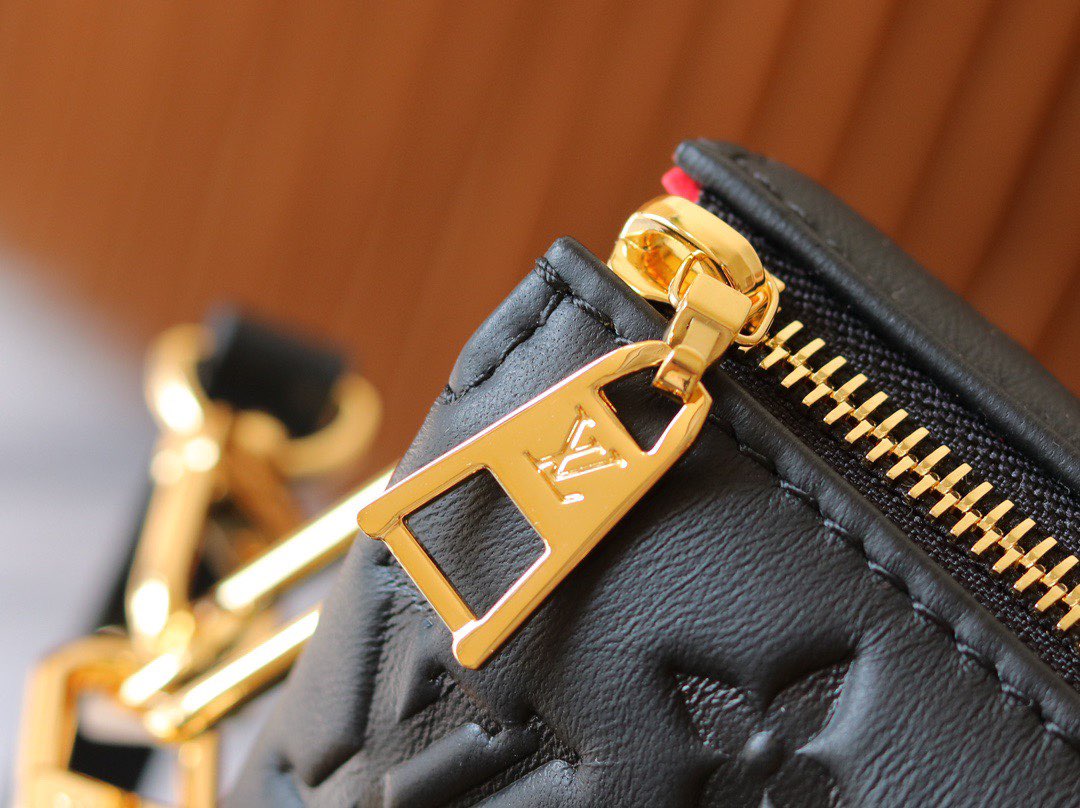 Louis Vuitton Original Leather SKI Coussin BB M20547 Black Gold-Tone