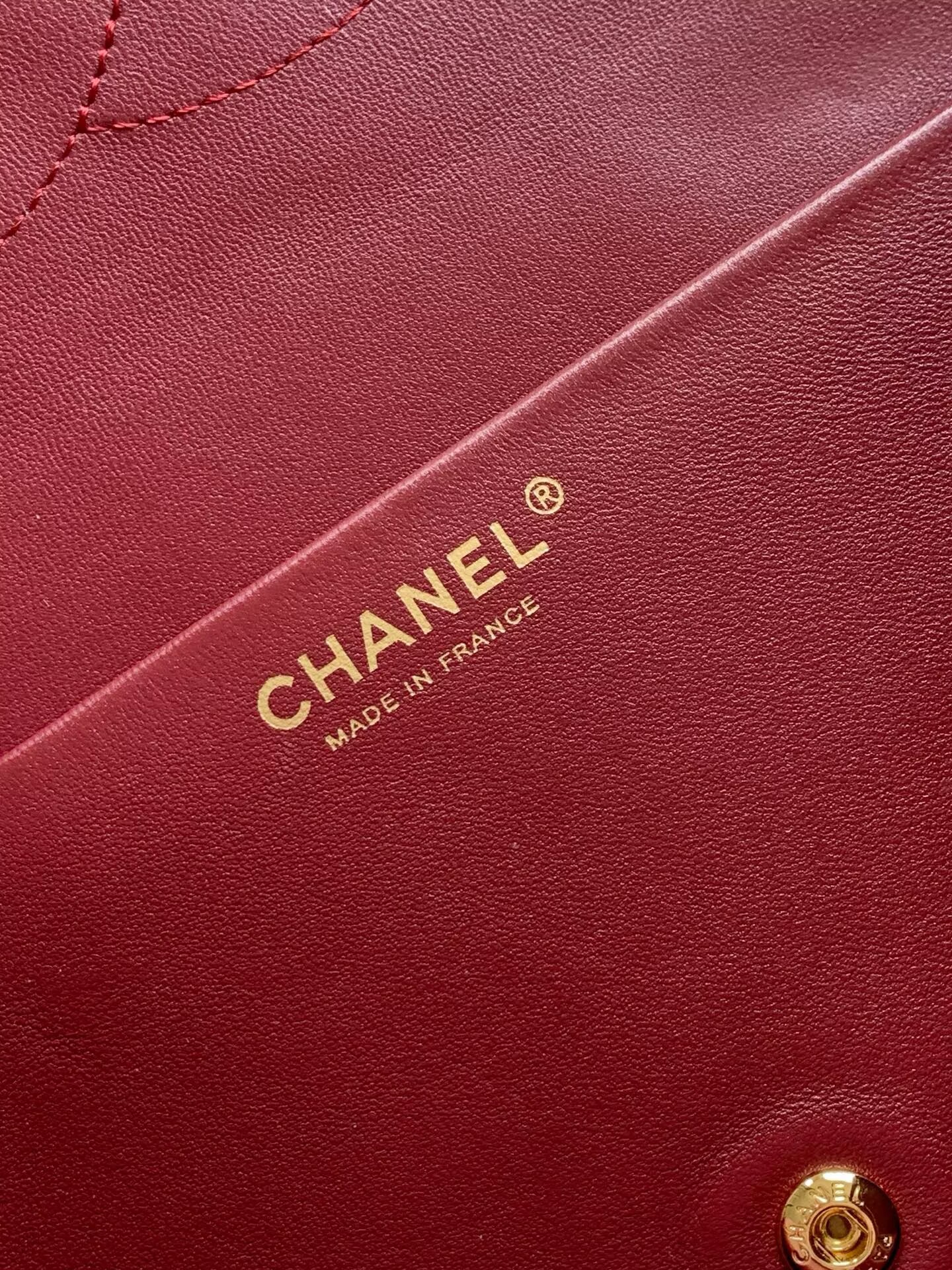Chanel SPRING SUMMER 2026 MAXI FLAP BAG Grained Calfskin & Gold-Tone Metal AS6233 Burgundy